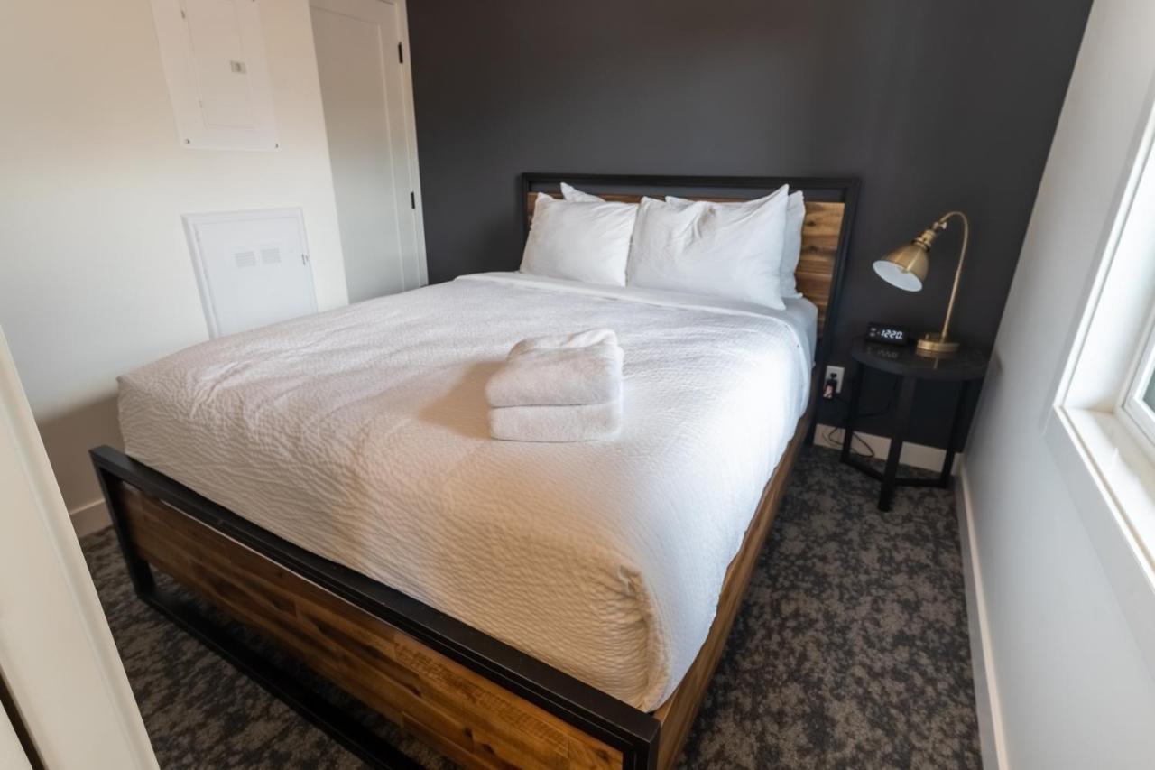 Basecamp Suites キャンモア エクステリア 写真