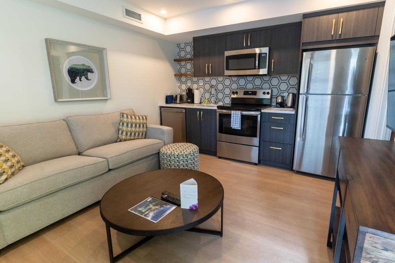 Basecamp Suites キャンモア エクステリア 写真