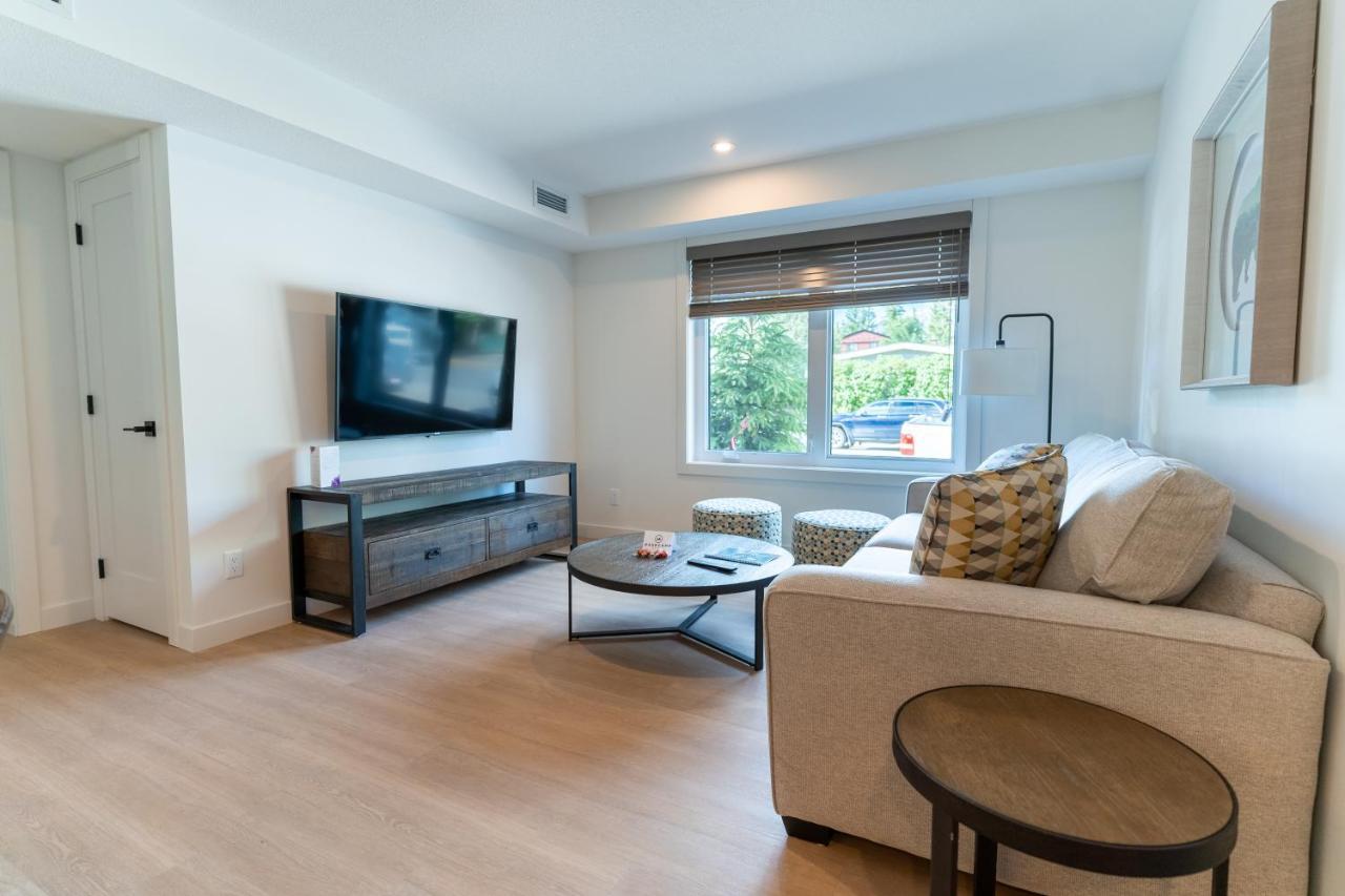 Basecamp Suites キャンモア エクステリア 写真