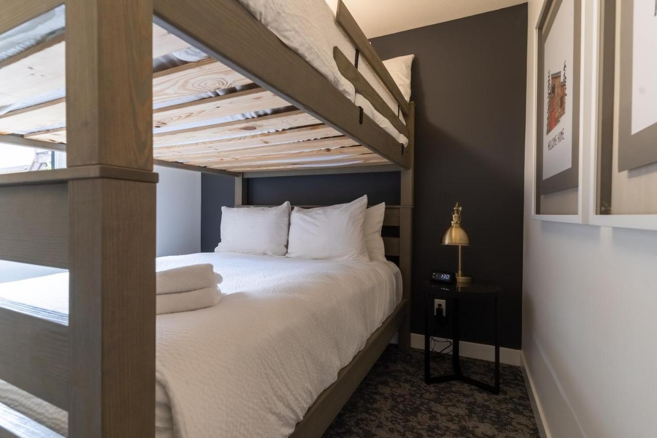 Basecamp Suites キャンモア エクステリア 写真